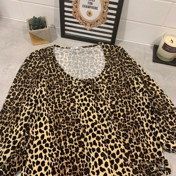 3/$25 ‼️ Dex Leopard Print Long Sleeve Blouse with Buttons - Picture 3 of 3